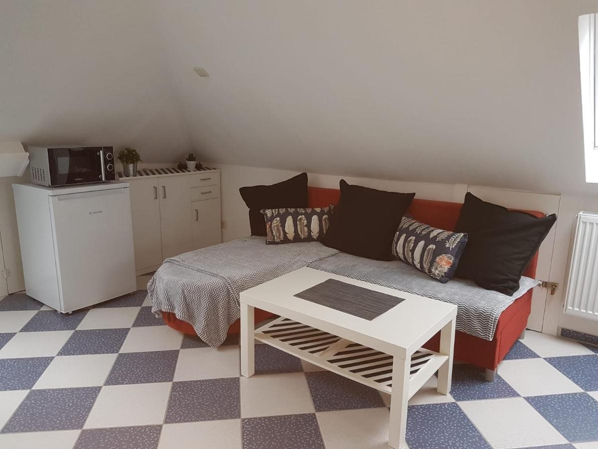 Ruhige Gemuetliche Ferienwohnung In Karlsruhe Daxlanden Fuer Monteure, Pendler, Geschaefsreisen, Wochenendreisen Екстериор снимка