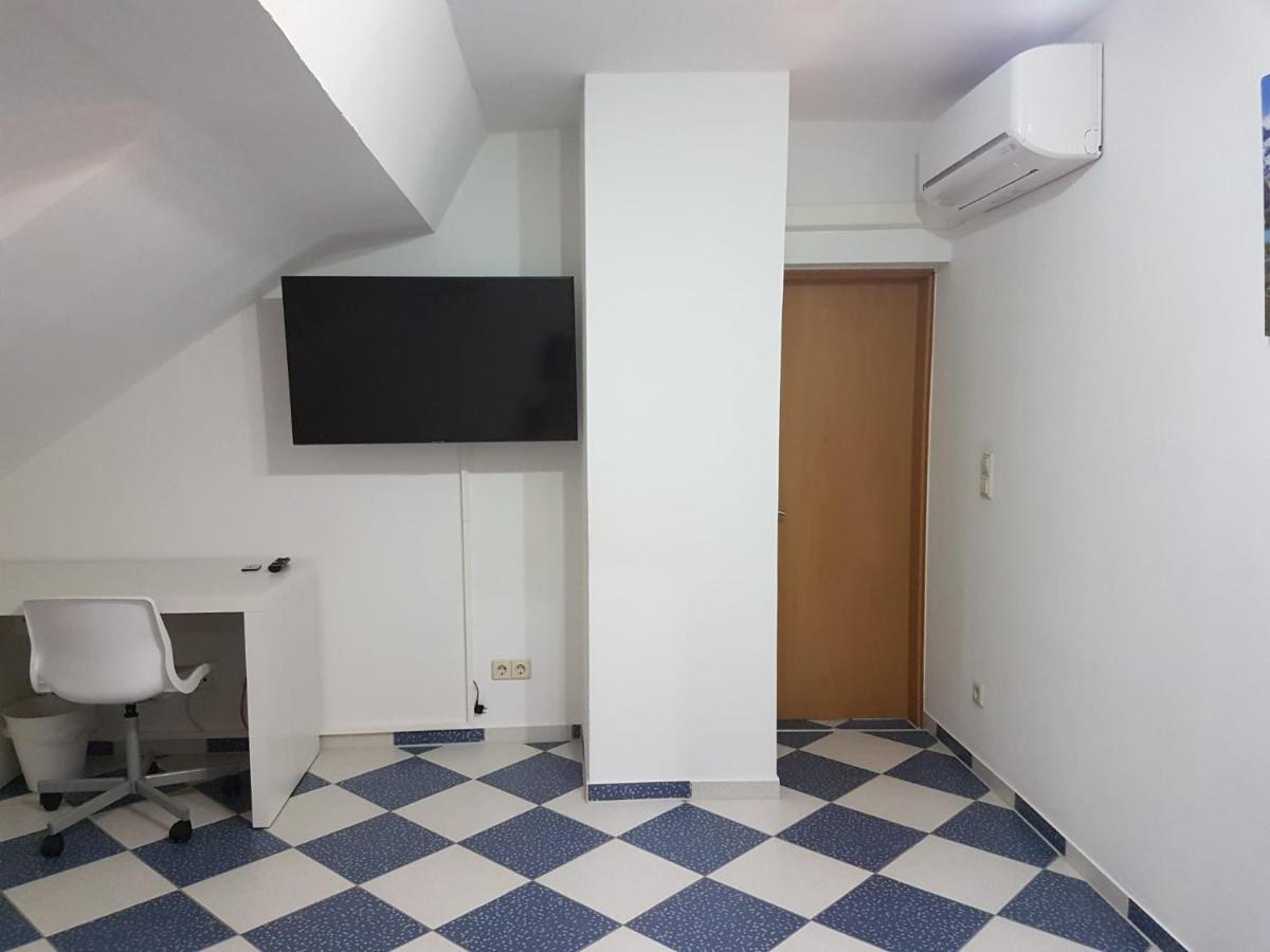 Ruhige Gemuetliche Ferienwohnung In Karlsruhe Daxlanden Fuer Monteure, Pendler, Geschaefsreisen, Wochenendreisen Екстериор снимка
